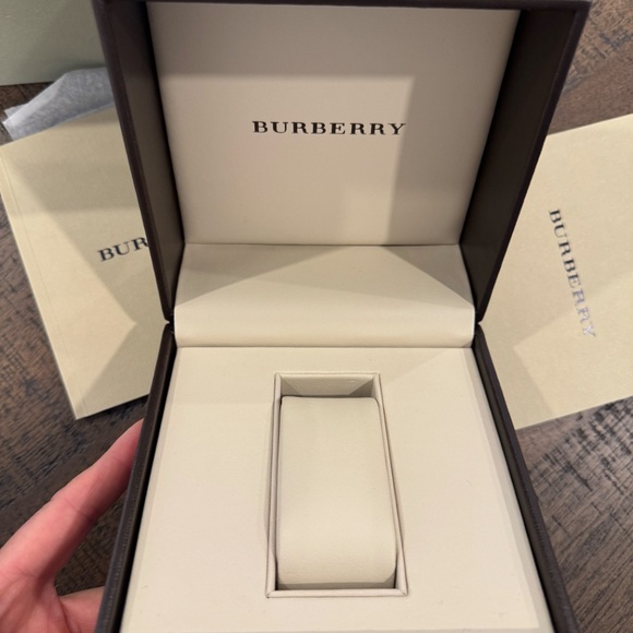 Authentic Burberry Signature Watch Canvas Leather Strap -Full Set - Picture 8 of 13